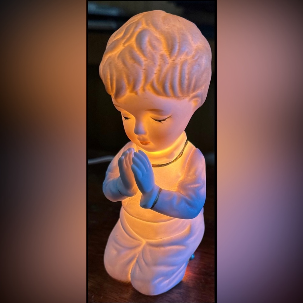 Vintage Ardco Praying Boy Nightlight / Lamp Antique